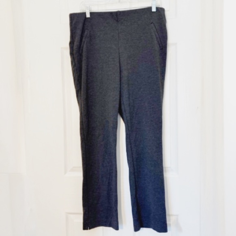 Chico’s Charcoal Fabulously Slimming Pants – Size 1.5 (M / US 10)